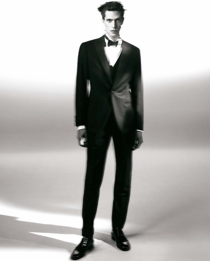 Giorgio Armani Made to Measure Campaign 2022 Edoardo Sebastianelli Model Tuxedo » Giorgio Armani Made to Measure Delivers a Sartorial Experience Giorgio Armani Made to Measure Campaign 2022 Edoardo Sebastianelli Model Tuxedo