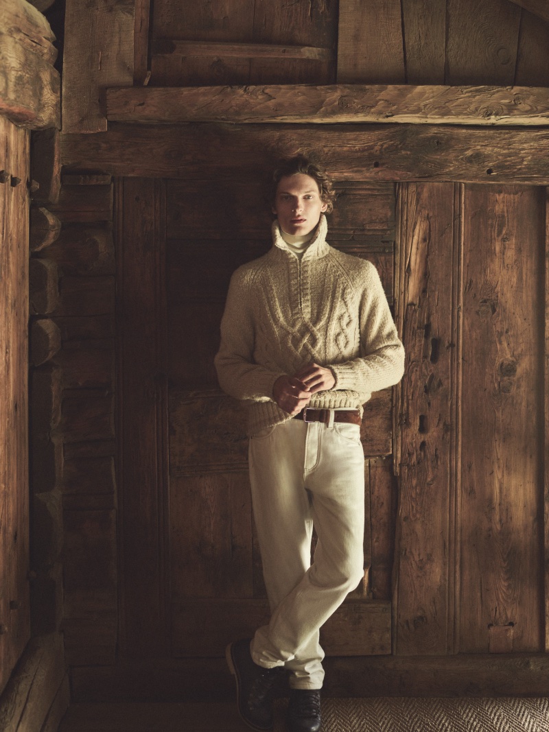 Valentin Caron models neutral-colored monochrome style for Loro Piana's holiday 2022 campaign. » Loro Piana's Holiday Collection Celebrates the Outdoors Valentin Caron models neutral-colored monochrome style for Loro Piana's holiday 2022 campaign.