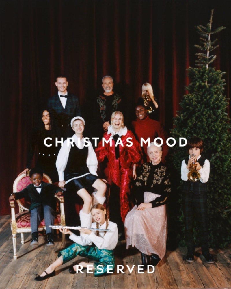 Reserved gets into the holiday spirit with its "Christmas Mood" campaign. » Reserved is in a 'Christmas Mood' Reserved gets into the holiday spirit with its "Christmas Mood" campaign.