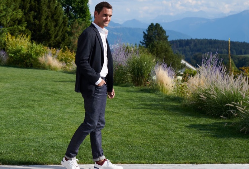UNIQLO global brand ambassador Roger Federer shows off his favorite LifeWear. 