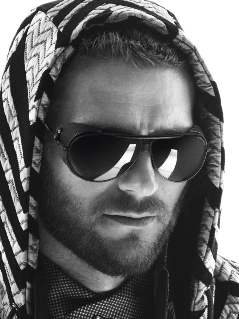 Making quite the style statement, Scott Eastwood rocks Giorgio Armani's AR6139Q sunglasses for the fashion house's fall-winter 2022 eyewear campaign. » Scott Eastwood Dons Modern Eyewear for Giorgio Armani Making quite the style statement, Scott Eastwood rocks Giorgio Armani's AR6139Q sunglasses for the fashion house's fall-winter 2022 eyewear campaign.