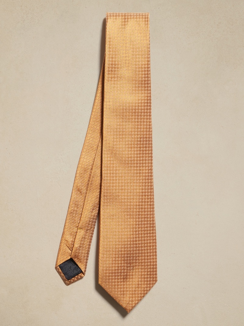 Banana Republic Dominica Silk Tie in Golden Rye Banana Republic Dominica Silk Tie in Golden Rye