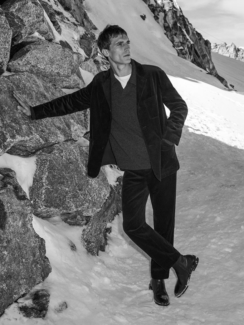 Clément Chabernaud dons a corduroy suit. » Clément & Felix Showcase COS' Winter Chic Wardrobe Clément Chabernaud dons a corduroy suit.