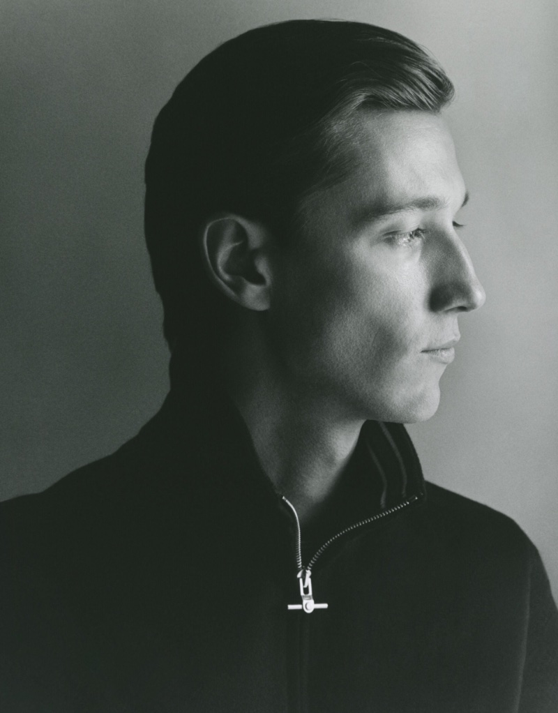 Sporting 1/4 zip sweatshirt, Harvey James showcases Dunhill's new Archive Deco capsule collection. » Dunhill Revisits Luxe Heritage with Archive Deco Capsule Sporting 1/4 zip sweatshirt, Harvey James showcases Dunhill's new Archive Deco capsule collection.