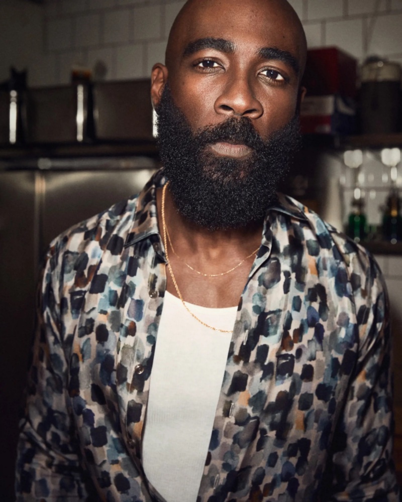 » Eton Shares a Special Evening with Friends Eton Shirts Holiday 2022 Campaign 010