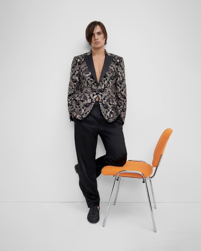 Louis Baines makes a sartorial statement in a jacquard jacket with tailored trousers. » Etro is Ready to Wow with a Formal Spring Louis Baines makes a sartorial statement in a jacquard jacket with tailored trousers.