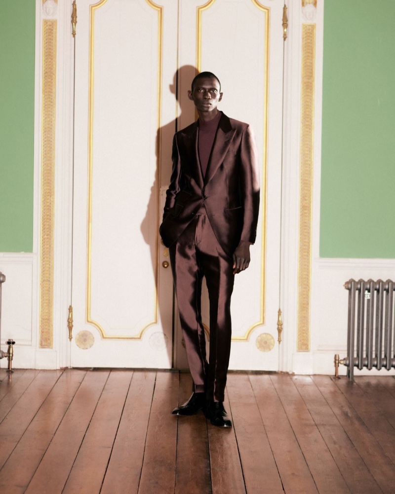 Another monochrome hit? Yes, and it's a satin-twill suit jacket and trousers from Tom Ford. » MatchesFashion Elevates Men's Holiday Style with the New Formal Another monochrome hit? Yes, and it's a satin-twill suit jacket and trousers from Tom Ford.