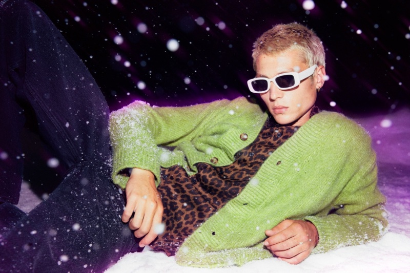 A cool vision, Tom Rey rocks a green cardigan sweater over a leopard print top. » Take on the Cold Weather with H&M's Expressive Knits A cool vision, Tom Rey rocks a green cardigan sweater over a leopard print top.