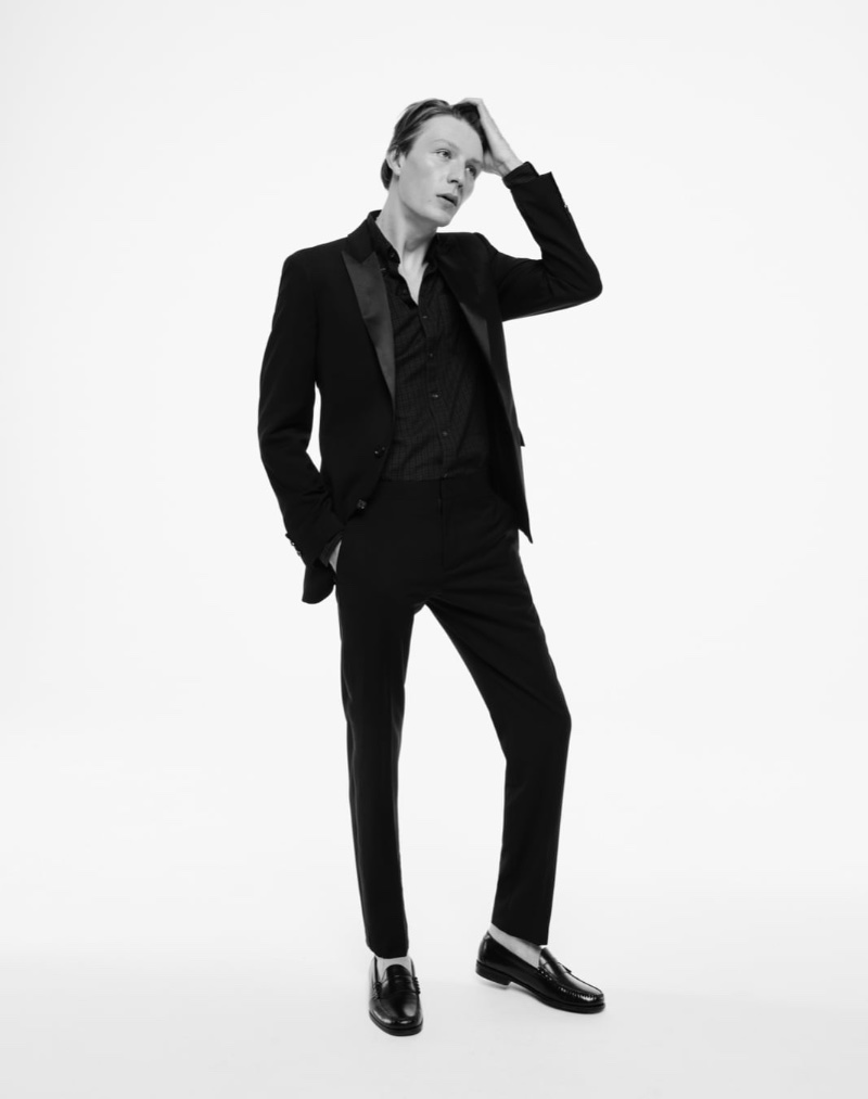 » J.Crew Makes a Statement with a Fresh Twist on the Traditional Tuxedo JCrew Party Collection Men 2022 004