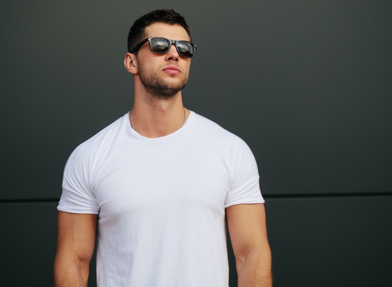 Man Muscular Build White T-Shirt » All White Outfits for Men: The Essential Style Guide Man Muscular Build White T-Shirt