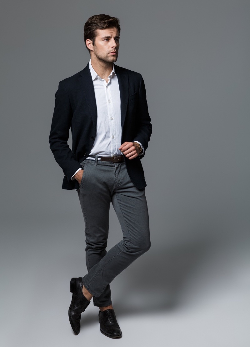 man smart casual style blazer shirt chinos » Styling Men’s Business Casual Outfits: Modern Work Staples man smart casual style blazer shirt chinos