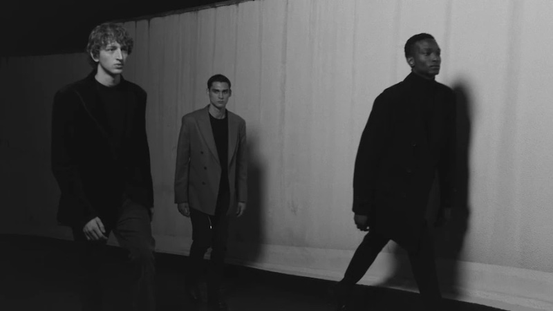 Models Jaume Marti, Ludwig Wilsdorff, and Oliver Kumbi don Massimo Dutti evening wear for men.