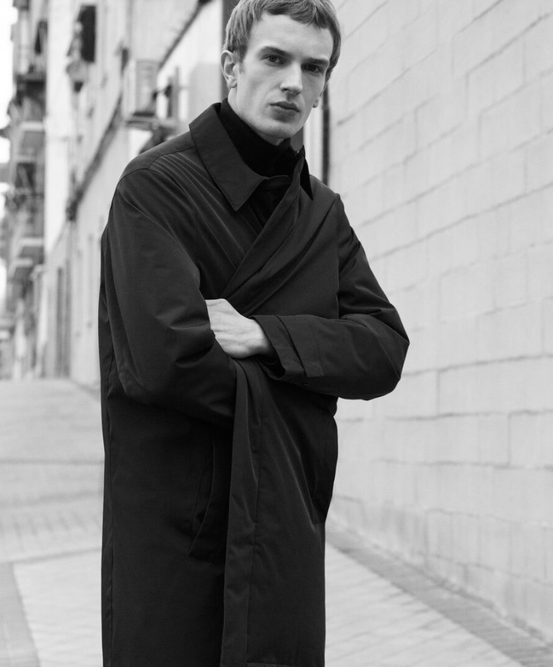 Voice Notes: Massimo Dutti Highlights Key Winter Styles