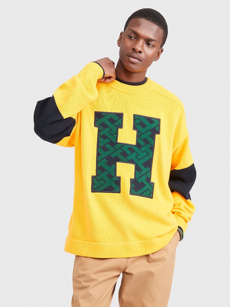 Tommy x Anthony Ramos Logo Crewneck Sweater Yellow » Anthony Ramos Embraces the Holidays with Tommy Hilfiger Collaboration Tommy x Anthony Ramos Logo Crewneck Sweater Yellow