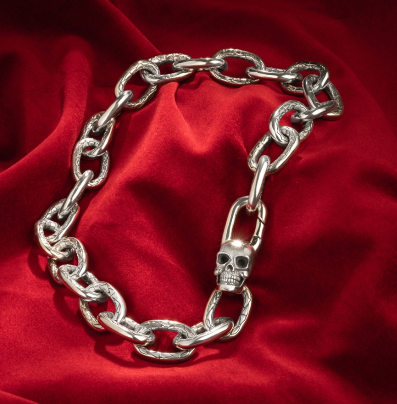 Embracing a skull motif, Travis Barker designs Clocks + Colours' new Fracture chain. » Travis Barker Teams Up with Clocks + Colours for Punk-Inspired Jewelry Embracing a skull motif, Travis Barker designs Clocks + Colours' new Fracture chain.