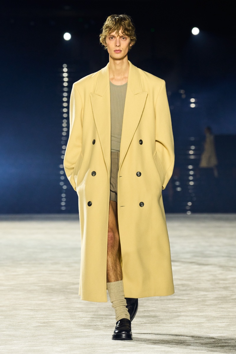 » AMI Modernizes Parisian Chic with Prelude Collection AMI Paris Men Fall Winter 2023 Collection Runway 001