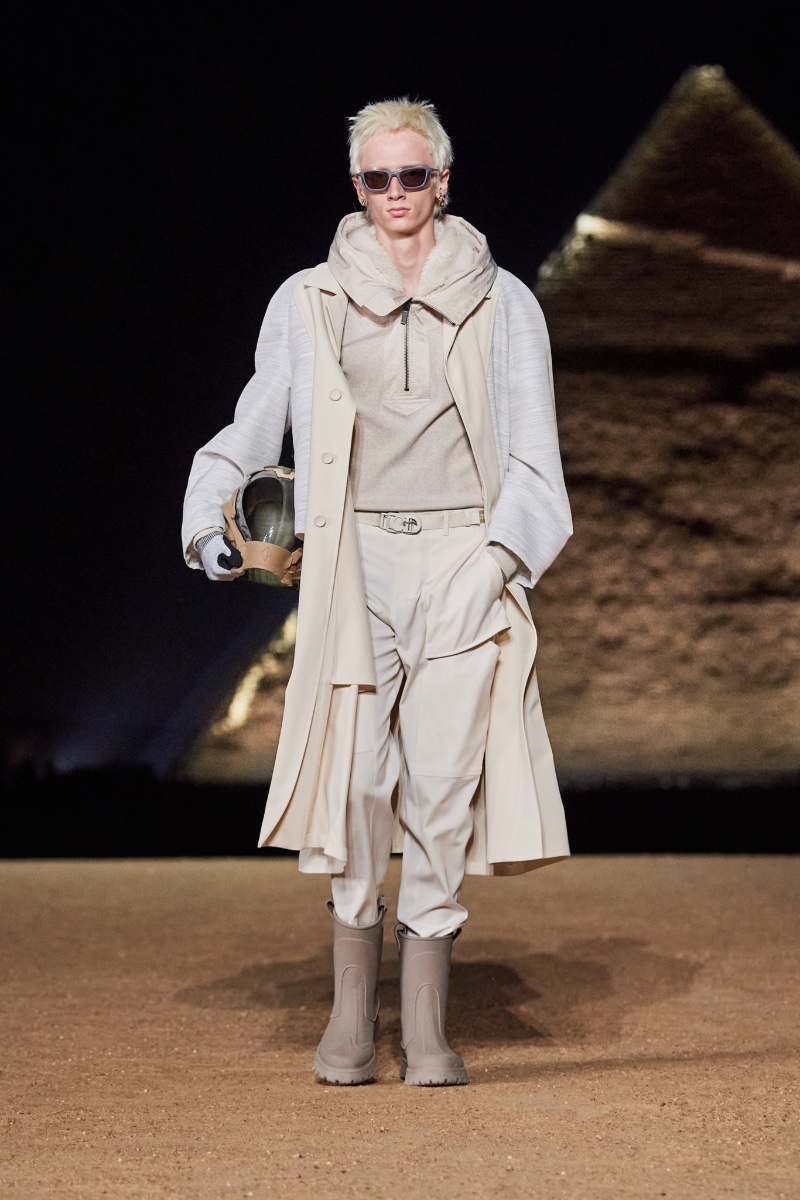 » How Egypt Inspired Dior Men's Fall Collection Dior Men Fall Winter 2023 Collection Runway 018