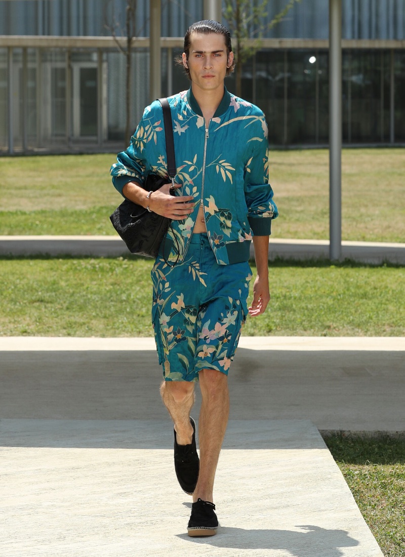 It's all about the powerful floral print for Etro's spring-summer 2023 collection.