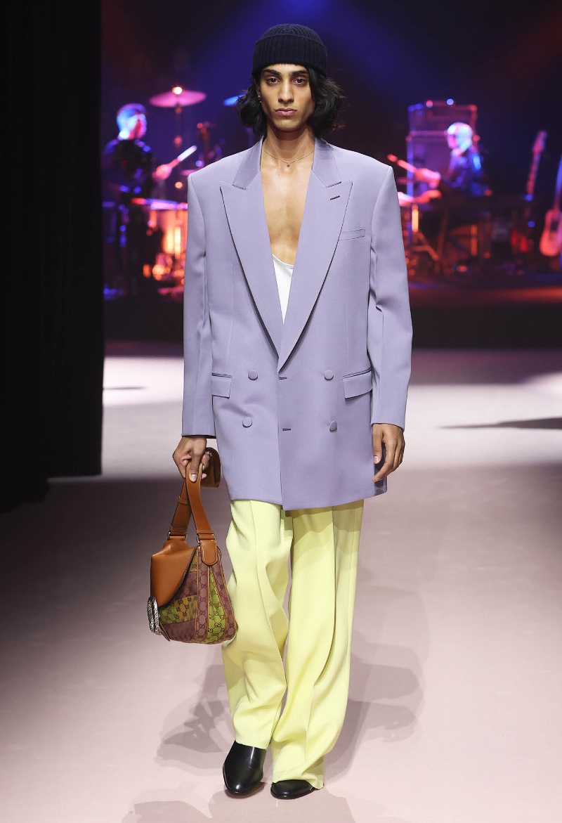 » Fall 2023 Trends for Men to Keep You Stylishly Warm Gucci Men Fall Winter 2023 Collection Runway 003