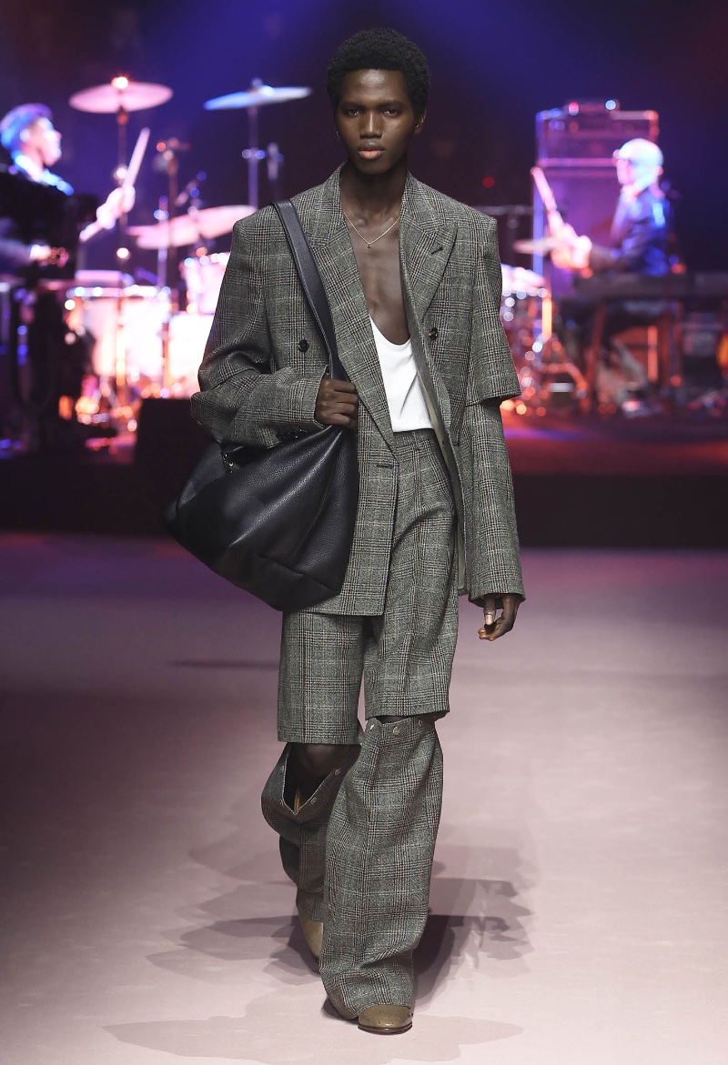 Gucci Men Fall Winter 2023 Collection Runway 005