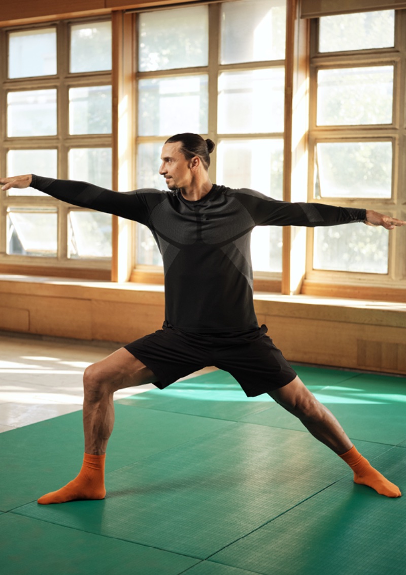 Stretching, Zlatan Ibrahimović takes the spotlight for the H&M Move campaign. 