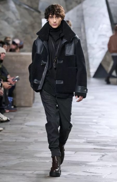 Hermes Men Fall Winter 2023 Collection Runway 032