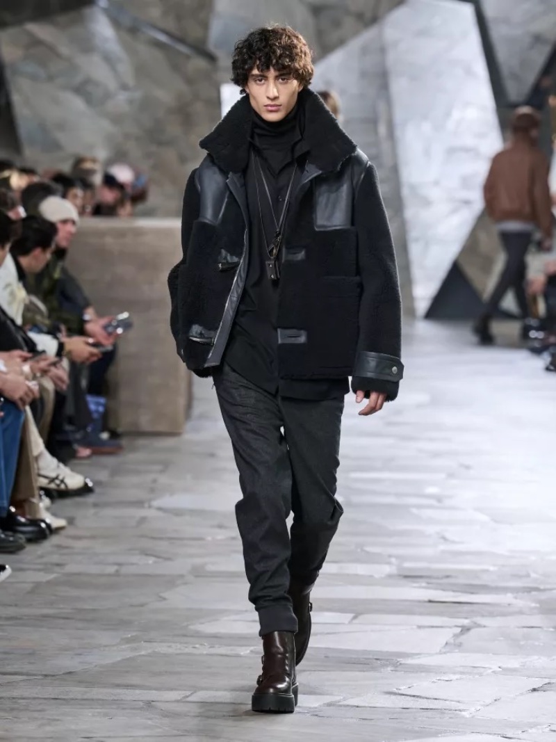 Hermes Men Fall Winter 2023 Collection Runway 032