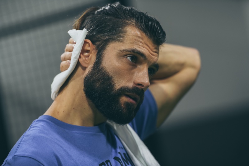 Elevate your workouts with essential gym bag items. » The Top 10 Gym Bag Essentials for Men: Fit, Fresh & Ready Elevate your workouts with essential gym bag items.