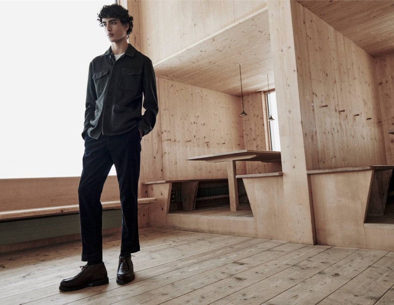 Model Yoesry Detre takes the spotlight for a Massimo Dutti men's editorial. » Simply Shine: Massimo Dutti Showcases Easy Men's Style Model Yoesry Detre takes the spotlight for a Massimo Dutti men's editorial.