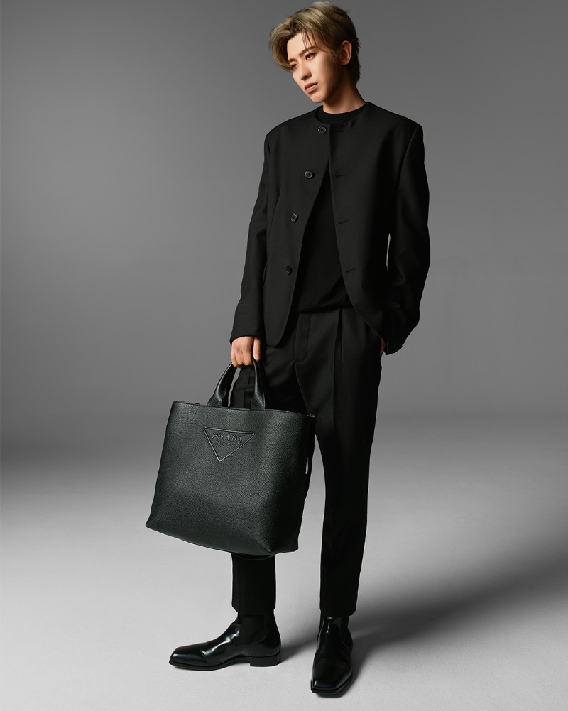 Cai Xukun is a sleek vision in black for the Prada Lunar New Year 2023 campaign. » Memories of Beauty: Cai Xukun & Bai Yufan Front Prada Campaign Cai Xukun is a sleek vision in black for the Prada Lunar New Year 2023 campaign.