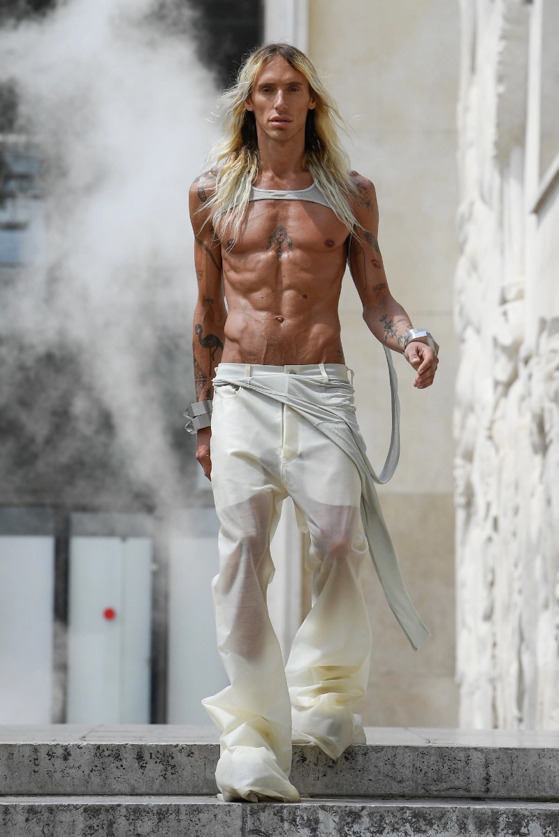 Rick Owens is among the daring fashion brands asking men to embrace their sensuality for spring and onward. » 2023 Men's Fashion Trends: Styles & Brands to Watch Rick Owens is among the daring fashion brands asking men to embrace their sensuality for spring and onward.