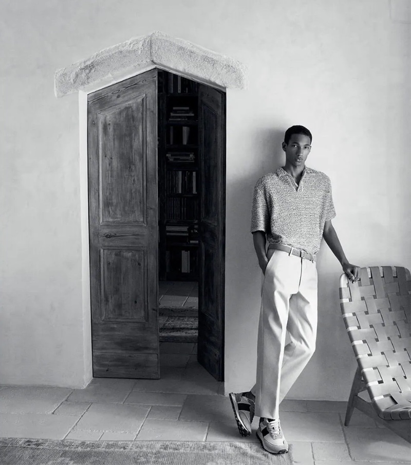 Tod's enlists model Joshua Seth as the face of its pre-spring 2023 campaign. » Tod's Delivers Effortless Monochrome Style Tod's enlists model Joshua Seth as the face of its pre-spring 2023 campaign.