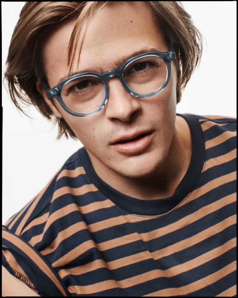 Henry Eikenberry makes a splash with a blue eyewear statement. » Henry Eikenberry & Jeremy O. Harris Wear Smart Warby Parker Eyewear Henry Eikenberry makes a splash with a blue eyewear statement.