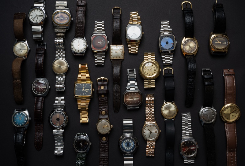 Explore the different types of watches for men. 