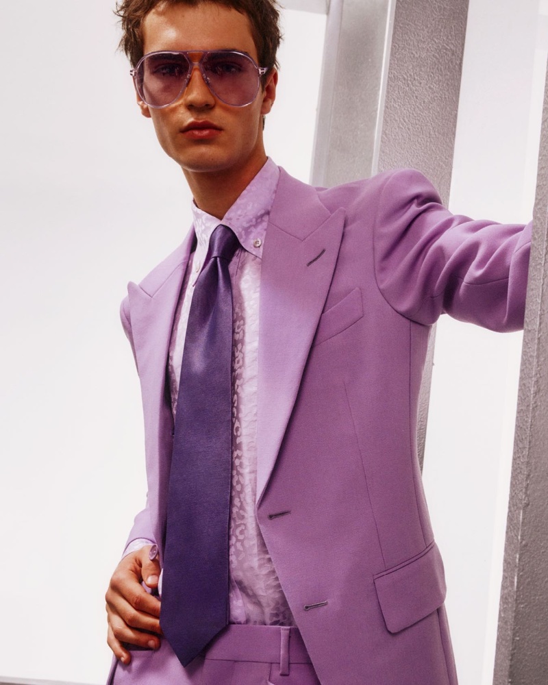 Leading the trends this season, Tom Ford proposes lilac for striking suiting. 