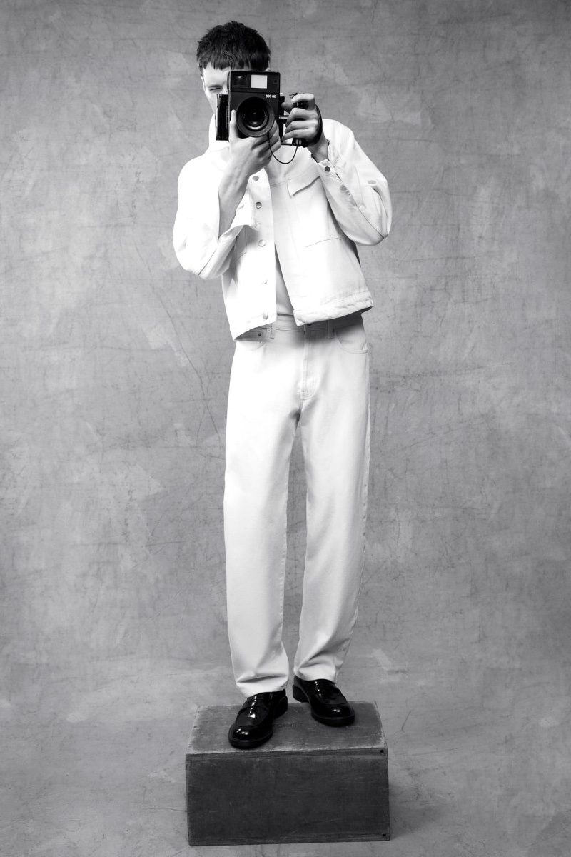 Zara Straight Fit Jeans White Men Model Camera » Zara's Denim Jeans Guide: Find the Perfect Fit Zara Straight Fit Jeans White Men Model Camera