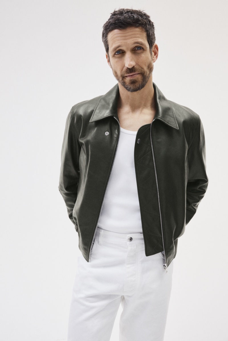 Albert Reed Mytheresa Men Spring Summer 2023 Campaign » Mytheresa Offers Sartorial Splendor with Spring '23 Campaign Albert Reed Mytheresa Men Spring Summer 2023 Campaign