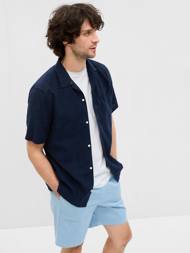 Gap Channels the 90s with Laid-Back Styles