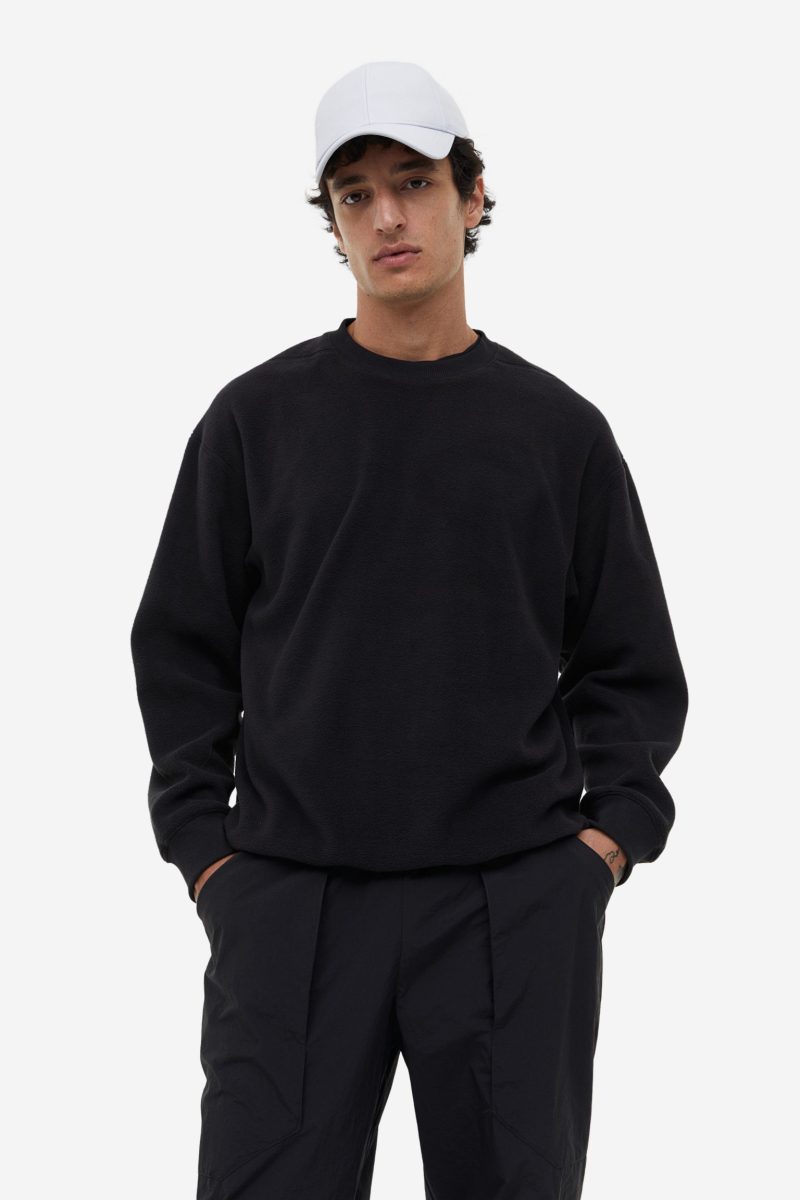 H&M Pocket-detail Fleece Sweatshirt » H&M Move Outdoor Collection: Adventure Meets Chic Style H&M Pocket-detail Fleece Sweatshirt