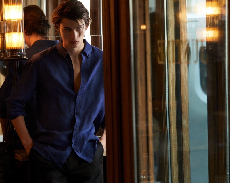 Massimo Dutti Blue Shirt Men Spring 2023 Mark Vanderloo Jr. » Mark Vanderloo Jr. Dons New Spring Fashions for Massimo Dutti Massimo Dutti Blue Shirt Men Spring 2023 Mark Vanderloo Jr.