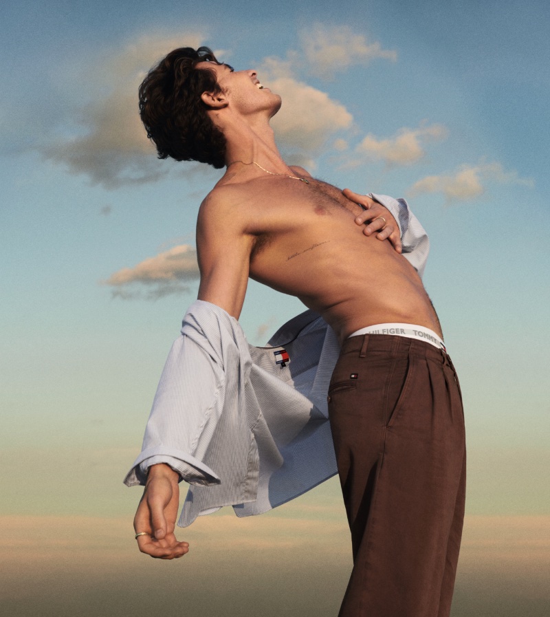 Shawn Mendes Shirtless Tommy Hilfiger Classics Reborn Spring 2023 Campaign » Tommy Hilfiger x Shawn Mendes Return: The Classics Reborn Shawn Mendes Shirtless Tommy Hilfiger Classics Reborn Spring 2023 Campaign