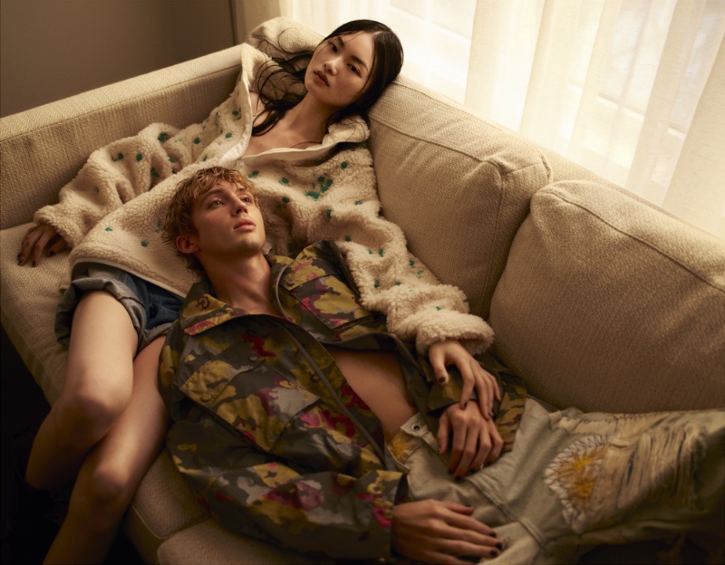 V China He Cong Troye Sivan 2023 Dior Men Jacket Who Decides War » Troye Sivan Stars in V China Premier Cover Shoot V China He Cong Troye Sivan 2023 Dior Men Jacket Who Decides War