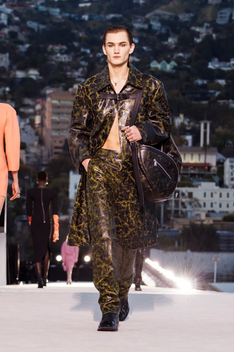 Versace Fall Winter 2023 Mens Collection Runway 013