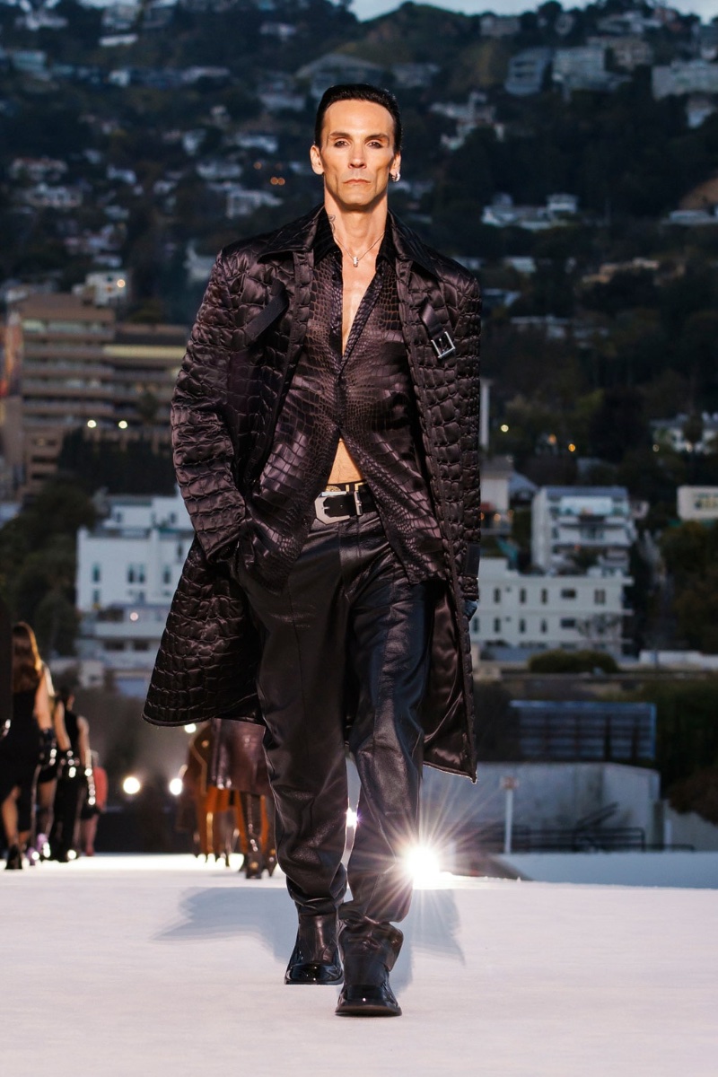 Versace Fall Winter 2023 Mens Collection Runway 016