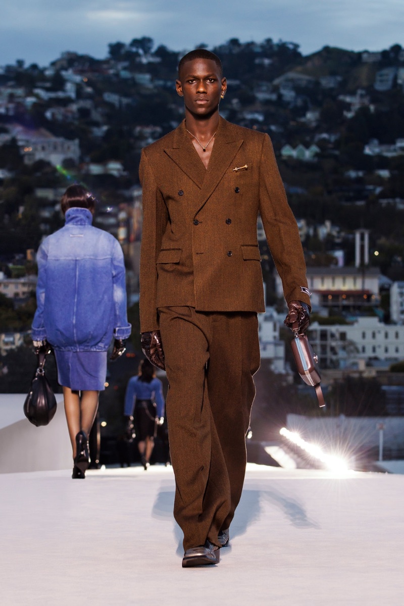 Versace Fall Winter 2023 Mens Collection Runway 020