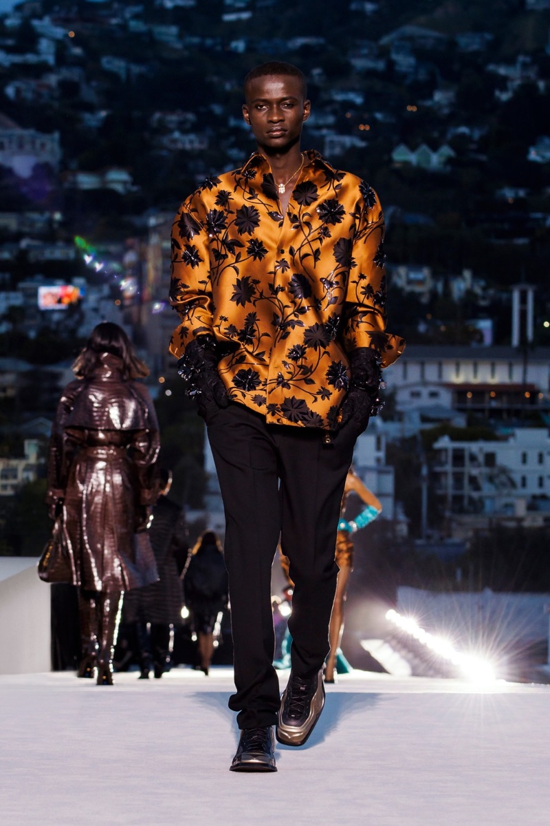 Versace Fall Winter 2023 Mens Collection Runway 023