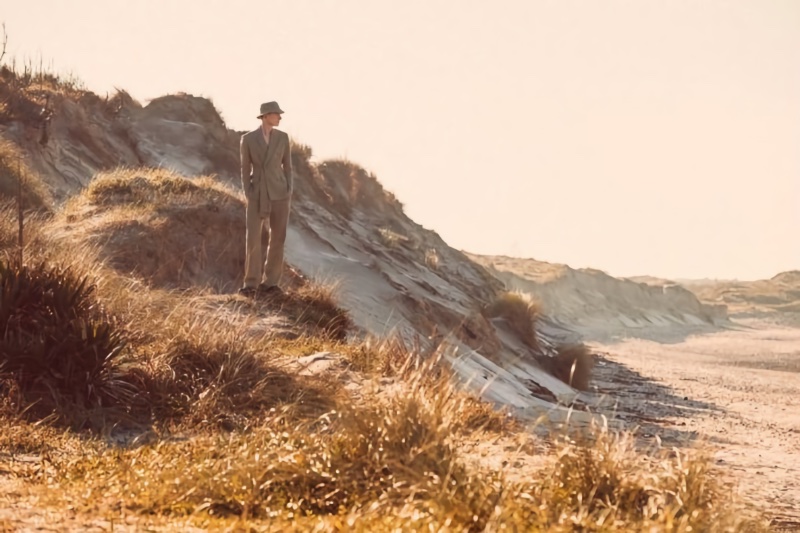 » Braien Embraces Summer's Soft Radiance for L'Officiel Hommes Italia Braien Vaiksaar 2023 LOfficiel Hommes Italia Editorial 001