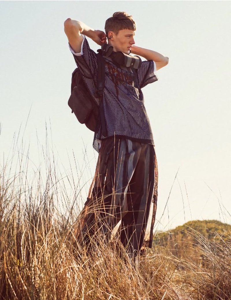 » Braien Embraces Summer's Soft Radiance for L'Officiel Hommes Italia Braien Vaiksaar 2023 LOfficiel Hommes Italia Editorial 004
