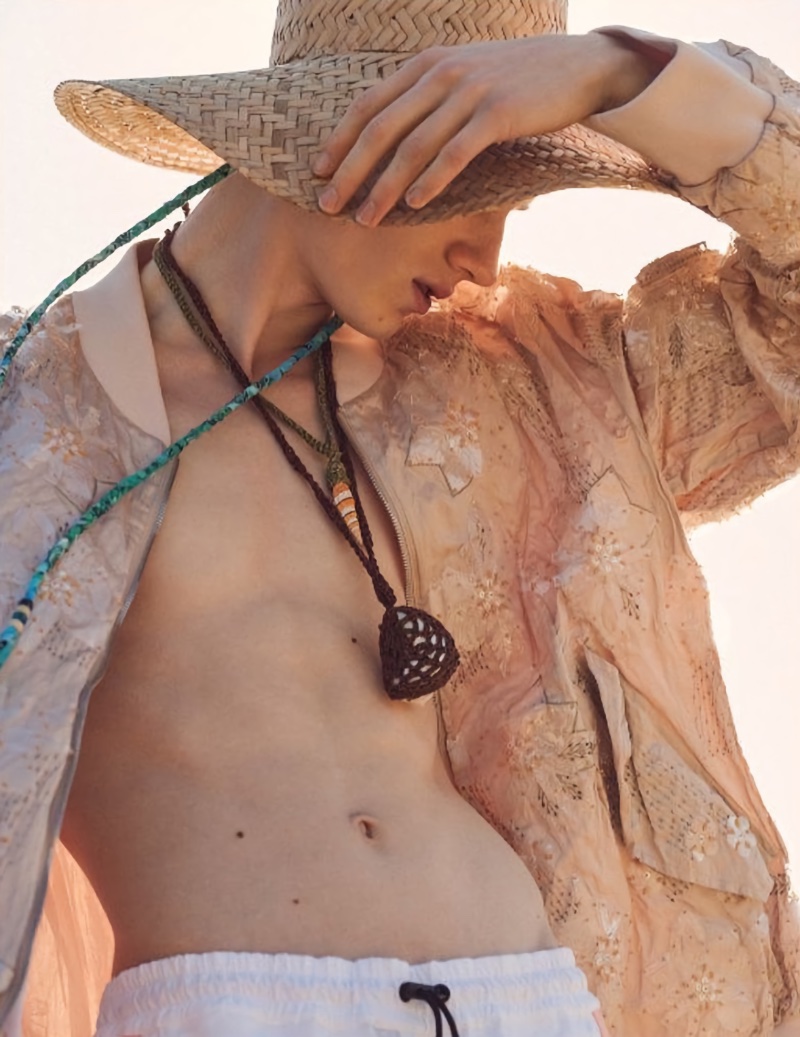 » Braien Embraces Summer's Soft Radiance for L'Officiel Hommes Italia Braien Vaiksaar 2023 LOfficiel Hommes Italia Editorial 005