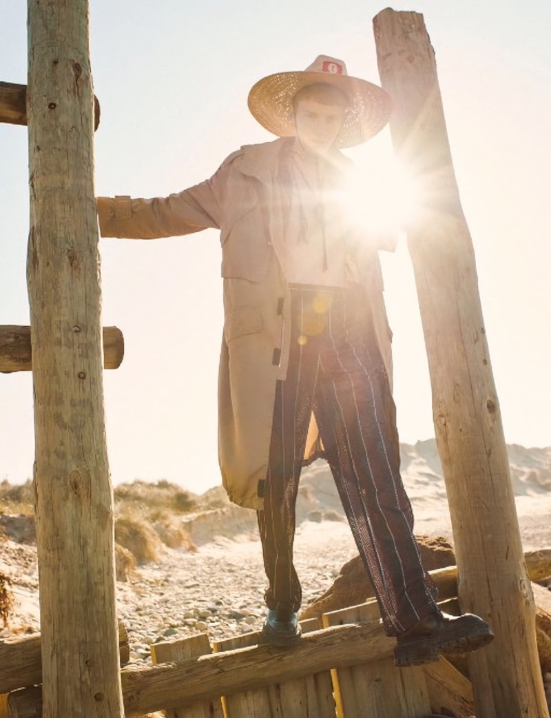 » Braien Embraces Summer's Soft Radiance for L'Officiel Hommes Italia Braien Vaiksaar 2023 LOfficiel Hommes Italia Editorial 008
